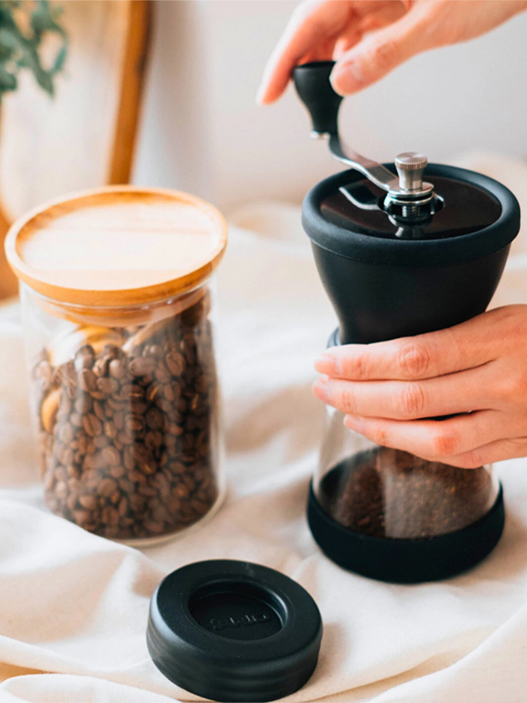 HARIO Skerton N Grinder 5 HARIO Skerton N Grinder - Image 5
