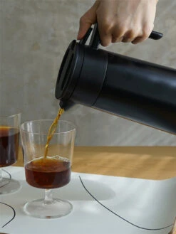 HARIO Double-Walled Thermal Pot (w/ Ceramic Coating) (800ml/27oz) -Hario 7a00dcdc 91b9 4b52 b904 c6648b29b971