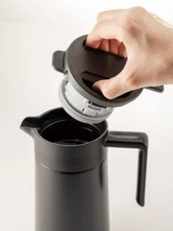 HARIO Double-Walled Thermal Pot (w/ Ceramic Coating) (600ml/20oz) -Hario 7a04e41f 058e 42ee 86a5 1c1e786f1451