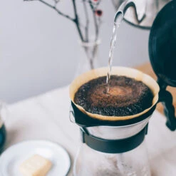 Hario V60 Drip-in Server Size 02 (700ml) -Hario VDI 02B LS1