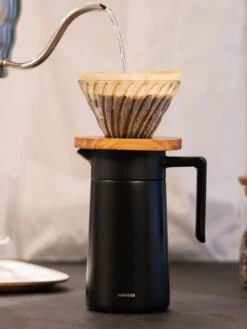 HARIO Double-Walled Thermal Pot (w/ Ceramic Coating) (600ml/20oz) -Hario dc135eaa 5553 4507 beb2 12392b9317fa