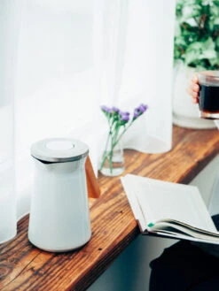 HARIO SIMPLY Stainless Thermal Pot -Hario hario s stp 600 w simply stainless thermal pot in use 5