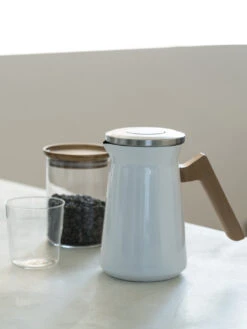 HARIO SIMPLY Stainless Thermal Pot -Hario hario s stp 600 w simply stainless thermal pot in use 6