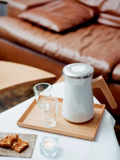 HARIO SIMPLY Stainless Thermal Pot -Hario hario s stp 600 w simply stainless thermal pot in use 7